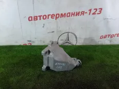 Кронштейн двигателя Mercedes CLS350 2011 A2762230004 C218 276.952, правый