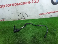 Шланг вентиляции картер. газов Mercedes C200 2010 A2710180200 W204 271.860