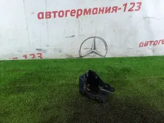 Кронштейн Mercedes E220d 2017 A2136261300 W213 654.920, передний правый