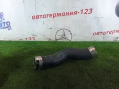 Патрубок интеркулера BMW 525i 2012 13718672108 F10 N20B20B, правый