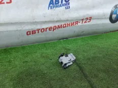 Замок капота Mercedes C200 2015 A2048704458 W205 274.920, правый