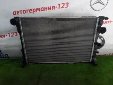 Радиатор Mercedes C200 2013 A0995002703 W204 271.860