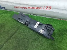 Кронштейн радиатора BMW X5 2011 17118572188 E70 N55B30A, левый