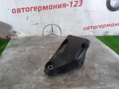 Кронштейн двигателя Mercedes E220d 2017 A6542230100 W213 654.920, правый