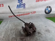 Суппорт тормозной Mercedes C200 2010 A2044230281 W204 271.860, задний правый