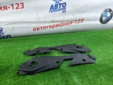 Накладка замка капота Mercedes C200 2010 A2048261424 W204 271.860