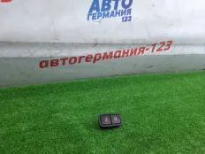 Кнопка открывания багажника Mercedes E220d 2017 A2208211479 W213 654.920