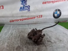 Суппорт тормозной Mercedes C180 2014 A2044230181 W204 271.820, задний левый