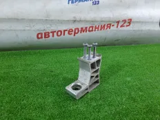 Кронштейн радиатора Mercedes E220d 2017 A2135010620 W213 654.920, левый