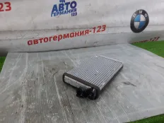 Теплообменник Mercedes V220 2017 A0008304401 W447 651.950, задний