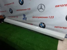 Накладка на порог Mercedes C200 2010 A2046980454 W204 271.860, правая