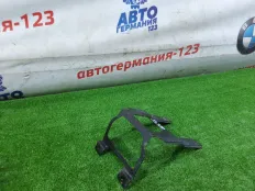 Кронштейн Mercedes C180 2014 A2046200119 W204 271.820
