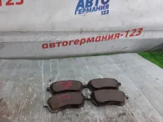 Колодки тормозные Mercedes C200 2010 A0074205520 W204 271.860, передние