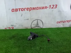 Камера переднего вида Mercedes V220 2016 A0009051103 W447 651.950
