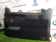 Обшивка салона Mercedes V220 2016 A4476900401 W447 651.950, правая