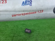 Кнопка открывания багажника Mercedes GLA180 2015 A2468210151 X156 270.910