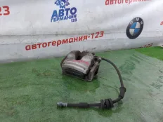 Суппорт тормозной Mercedes A180 2018 A2474213900 W177 282.914, передний левый
