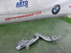 Петля капота Mercedes A180 2018 A1778801200 W177 282.914, правая