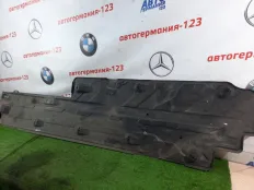 Защита антигравийная Mercedes C180 2013 A2046805200 W204 271.820, левая