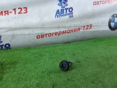 Кронштейн бампера Mercedes C180 2010 A2048800130 W204 271.860