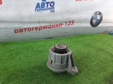Подушка двигателя Mercedes C180 2010 A2042400117 W204 271.860