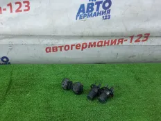 Отбойник капота Mercedes V220 2017 A0009989640 W447