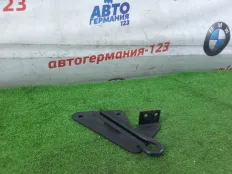 Петля буксировочная Mercedes V220 2016 A6396100732 W447 651.950