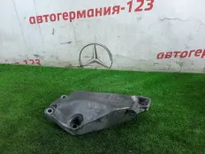 Кронштейн двигателя BMW 320i 2019 22116861401 F30 B48B20A, левый