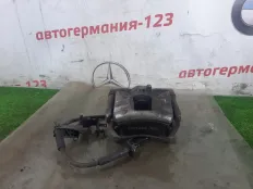 Суппорт тормозной Mercedes GLA250 2014 A0004216981 X156 270.920, передний левый