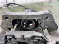 Суппорт тормозной BMW 320i 2019 34116857687 F30 B48B20A, передний левый