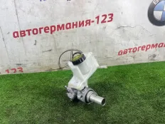 Главный тормозной цилиндр Mercedes E300 2013 A2124300701 W212 642.852