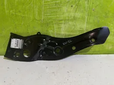 Кронштейн фары правой Renault Duster 2 625182517R