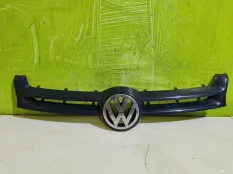 Накладка на решетку радиатора VW Golf 5 1K0853653
