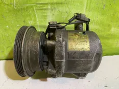 Компрессор кондиционера Nissan Maxima J30