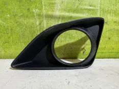 Накладка противотуманной фары Toyota Corolla E150