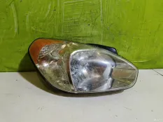 Фара правая Hyundai Verna 921021E088