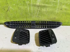 Дефлектор воздушный Audi A6 C5 4B0819635