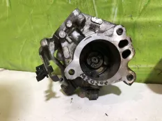 Насос вакуумный Mazda CX-5 2,5 PYY1
