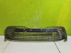 Решетка переднего бампера Toyota Camry 53113-33020