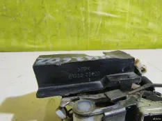 Замок двери передней правой Hyundai Accent