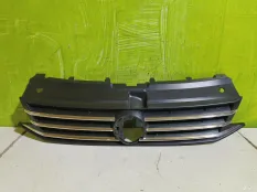 Решетка радиатора Volkswagen Polo 5 6Ru853653B
