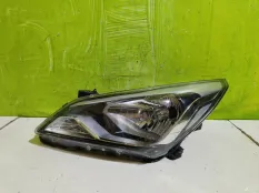 Фара левая Hyundai Solaris 92101-4L600