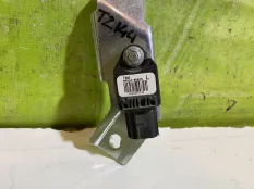 Датчик AIR BAG задний левый Toyota Avensis T250