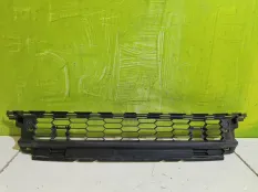 Решетка переднего бампера Skoda Kodiaq 565853677F