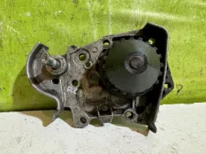 Насос водяной 1.4 Renault Logan 8201033237