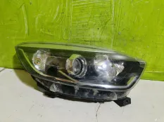 Фара правая Renault Kaptur I 260108765R