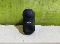 Кнопка переднего стеклоподъемника Renault Duster