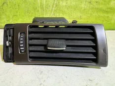 Дефлектор воздушный правый Audi A6 C5 4B1820902C