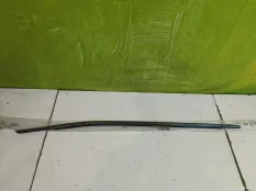 Молдинг стекла переднего правого Toyota Camry V70