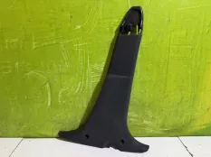 Обшивка стойки центральной правой Renault Duster